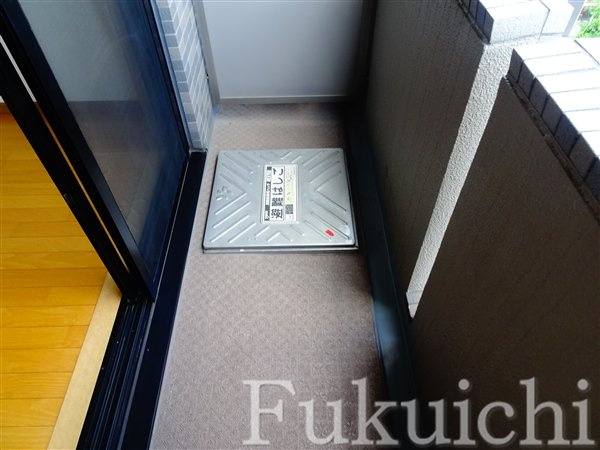 ルーブル学芸大学六番館のバルコニー