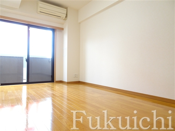 ルーブル学芸大学六番館の寝室