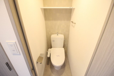 【トイレ】 | エスリードレジデンス大阪ザ・クラス | 温水洗浄便座付きトイレ