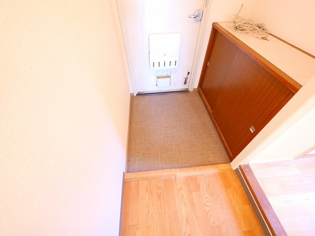 帝塚山ガーデンハイツ1号の玄関