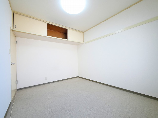 帝塚山ガーデンハイツ1号の洋室