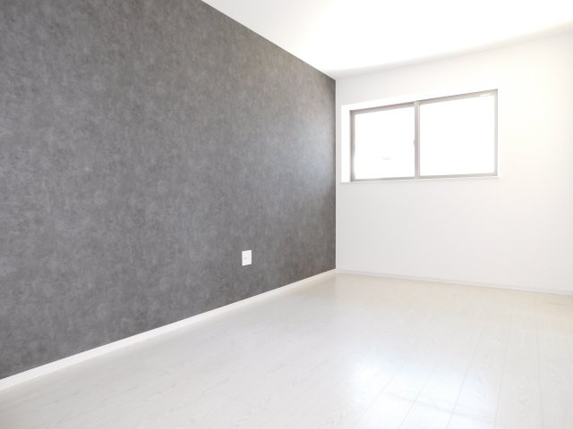 名古屋市中川区尾頭橋２丁目の新築一戸建の洋室|◇１階洋室◇　　南面を含む２面採光明るい洋室６．７帖　クローゼット完備！