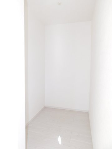 名古屋市中川区尾頭橋２丁目の新築一戸建の収納|◇ウォークインクローゼット◇　　家族の洋服や季節の荷物など大容量収納できます！