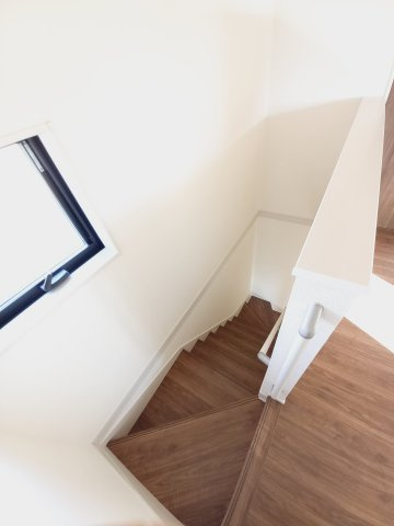 ひたちなか船窪　第3のその他|階段です。。手摺があるので、転倒・転落防止に繋がり・・階段手摺があることでどの世代でも安心して階段を歩行出来ます～！！（同施工物件写真）