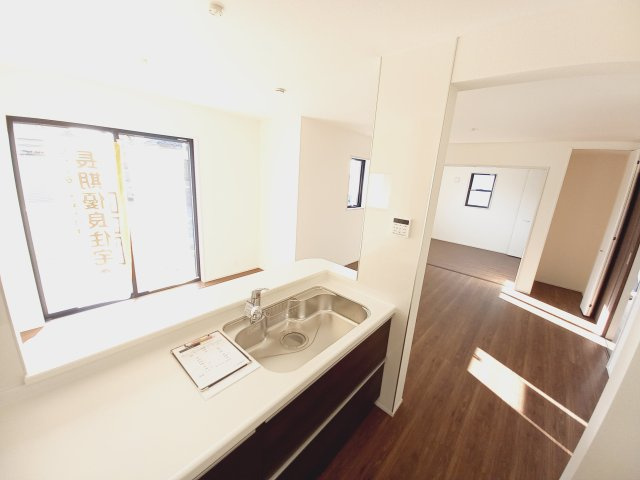 ひたちなか船窪　第3のキッチン|キッチンです。開放感がありお部屋を見渡せ・・動線が非常に効率的でスムーズな作業ができ魅力的です。（同施工物件写真）