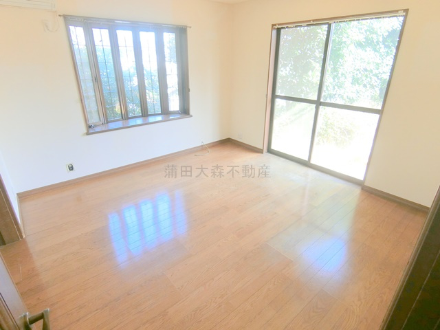 南馬込3丁目戸建ての居間・リビング|LD8帖