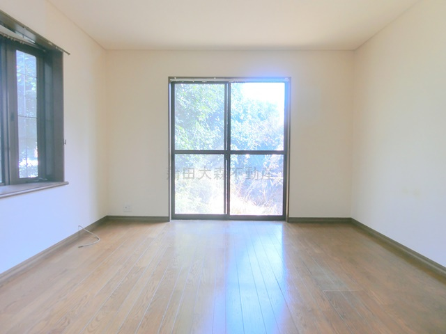 南馬込3丁目戸建ての居間・リビング|LD