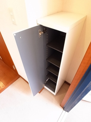 【その他】 | ハイブリッジビル | シューズボックスがナイと玄関が靴だらけに・・・