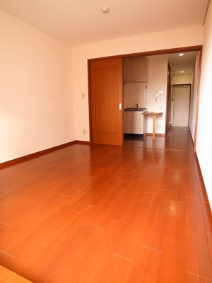 【寝室】 | ハイブリッジビル | 結構広いでしょ♪