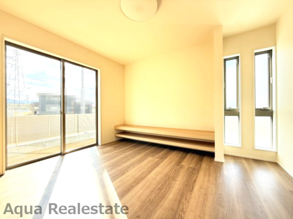 リーブルガーデン高松市香川町川東上第二の居間・リビング|同仕様テレビカウンター