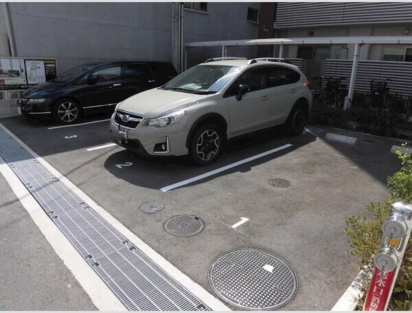 江坂　和(エサカ ナゴミ)の駐車場