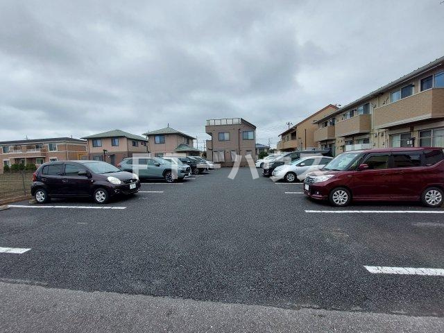 グレイス鷺沼台Bの駐車場