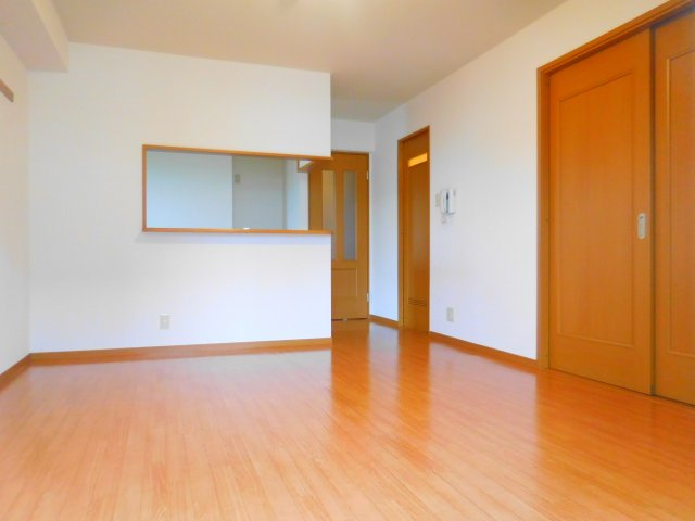 アムールカセイの居間・リビング