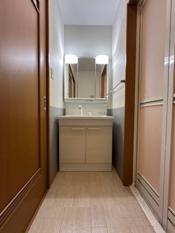 アムールカセイの独立洗面台