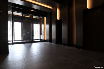 【ロビー】 | プレサンス新栄ユリシス | 清潔なロビーです