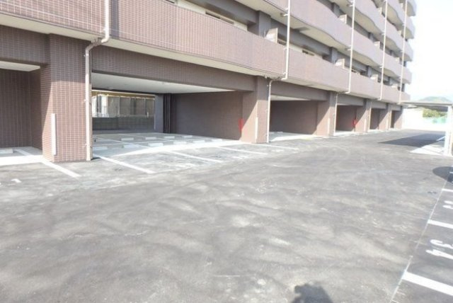 【駐車場】 | レブリアント板付