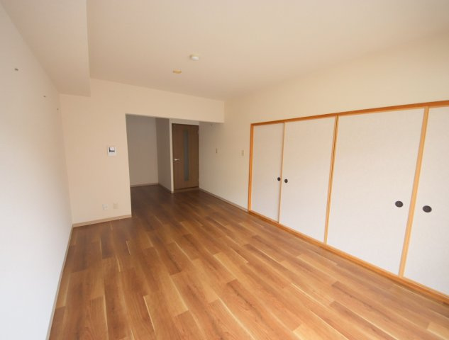 タラ生駒Ⅱの居間・リビング