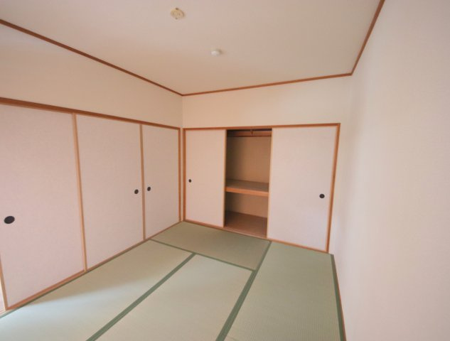 タラ生駒Ⅱの和室