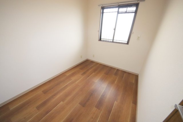 タラ生駒Ⅱの寝室