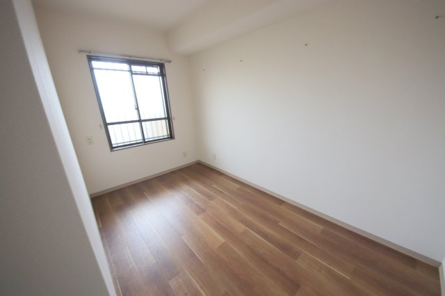 タラ生駒Ⅱの子供部屋