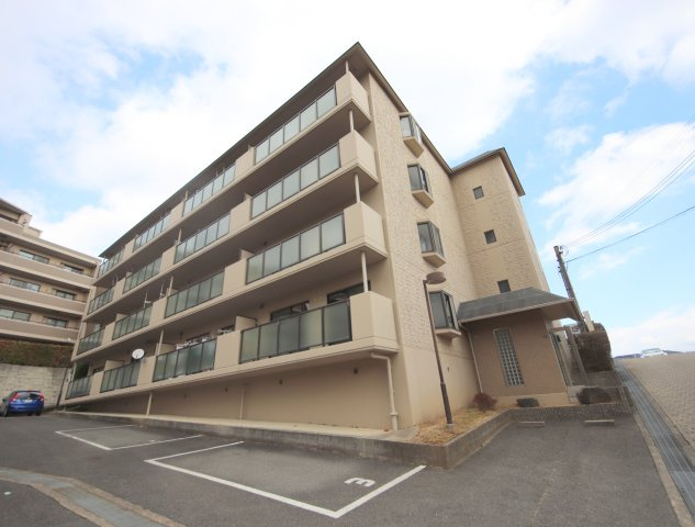 タラ生駒Ⅱの駐車場