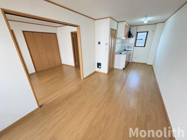 アルモニー綾園の居間・リビング