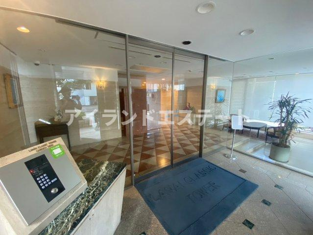 LANAI CLASSIC TOWER GARDEN VIEW　床煖房　通風良好　高層階のエントランス