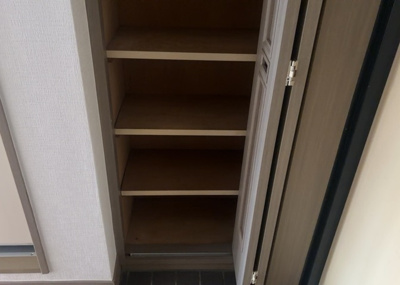 【収納】 | ライオンズマンション相模原第７ | デザイン性を重視しすぎて収納が少なかった！なんてことにならないため、事前に現地で収納の数を確認しておくことをお勧めします。クローゼット以外にも床下収納や屋根裏収納、パントリーなどもチェックしましょう。