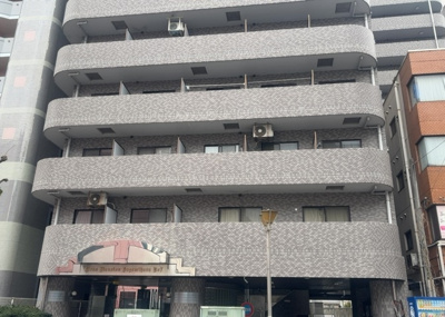 【構造・工法・仕様】 | ライオンズマンション相模原第７ | ＲＣ造、Reinforced Concreteは直訳すると補強されたコンクリートです。主に柱や梁・床・壁が鉄筋とコンクリートで構成おり、鉄筋を組んだ型枠にコンクリートを流し込んで固めたものを指します。