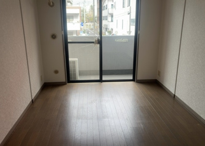 【居間・リビング】 | ライオンズマンション相模原第７ | リビングの間取りの種類は大きくわけてリビングとダイニングが別になっているタイプ、リビングダイニング一体型です。どちらも一長一短ですので、家を選ぶ時はその両面をチェックして決めるようにしましょう。