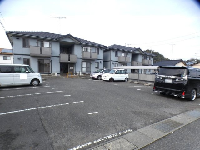 ハピネスA棟の駐車場