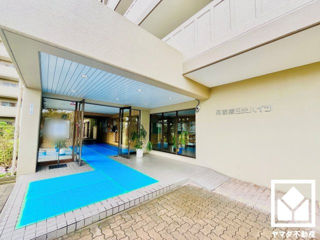 丹波橋日光ハイツのエントランス