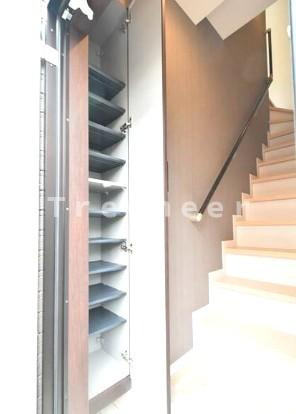 ブライトテラス赤塚の玄関