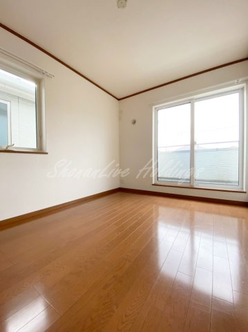 クレール久里浜　B棟の寝室|二面採光♪明るい室内