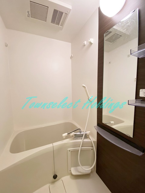 横浜市金沢区六浦４丁目のアパートの浴室|清潔感のあるバス♪