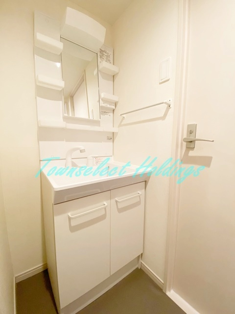 横浜市金沢区六浦４丁目のアパートの洗面所|人気の独立洗面台♪