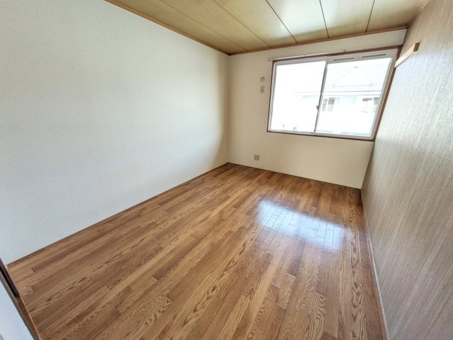 サンパレス小山A