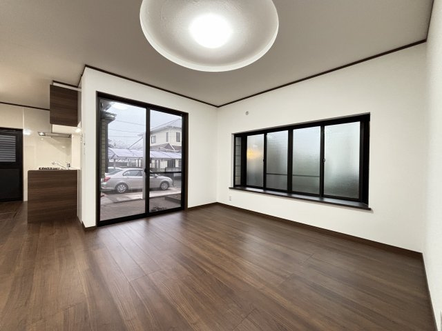 【居間・リビング】 | 糸島市波多江駅南２丁目　戸建て