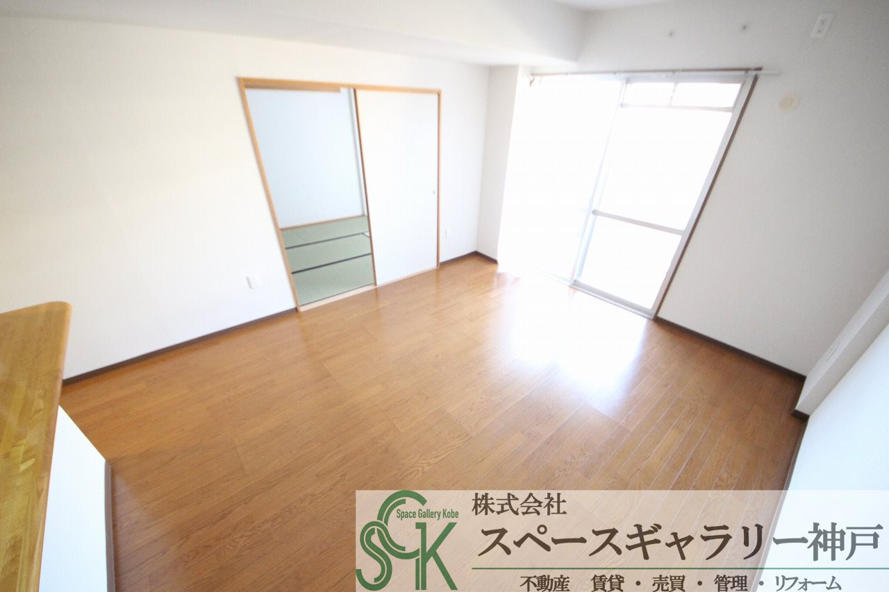 学園シティコートの居間・リビング|※お部屋により仕様が異なる可能性があります。