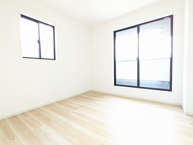 水戸市元吉田町　14期のバルコニー|暖かな日差しのふりそそぐバルコニー