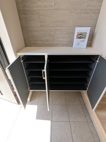 水戸市元吉田町　14期のエントランス|玄関です。玄関は住まいの（顔）です～♪新しい生活を新しい家で♪