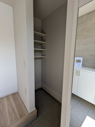 水戸市元吉田町　14期の玄関|玄関丁度いいシューズボックス～！家族全員の靴がしまえて玄関周りも常にスッキリ～整理整頓出来ます～