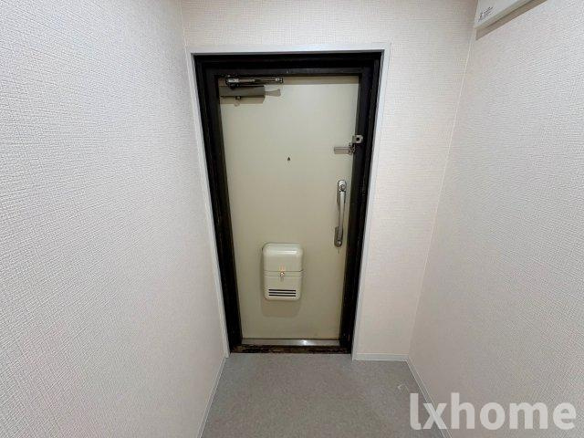 ソーシャルハイツの玄関