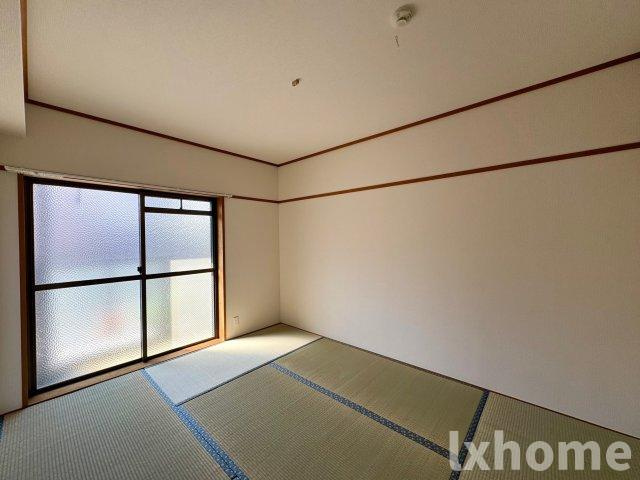 ソーシャルハイツの和室