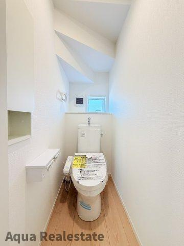 高松市前田西町の新築一戸建のトイレ|清潔感のあるトイレです