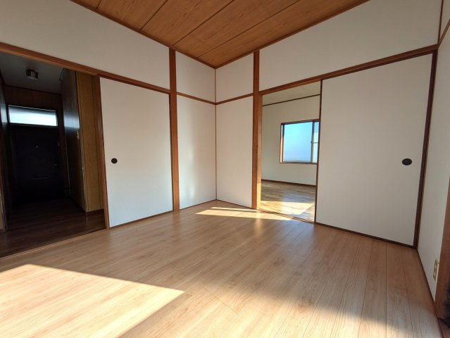 平福２丁目借家の洋室