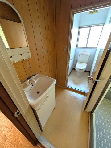 平福２丁目借家の洗面所