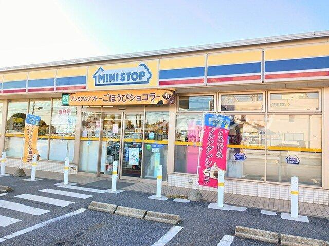 ウィブリーハイツの周辺|ミニストップまで1015m