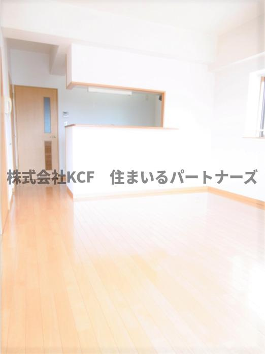 レフィナード・パティオの居間・リビング|おしゃれなリビングです