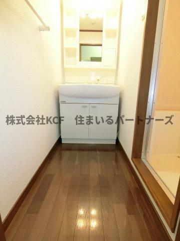 ハビタット351の独立洗面台|独立洗面台、朝の身支度には欠かせません